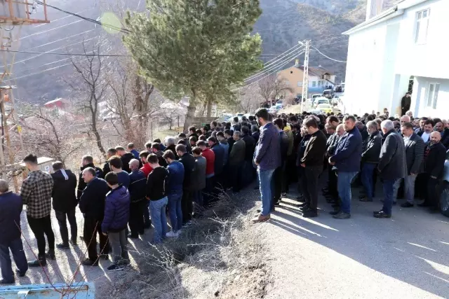Balık havuzuna düşerek boğulan minik Beren son yolculuğuna uğurlandı