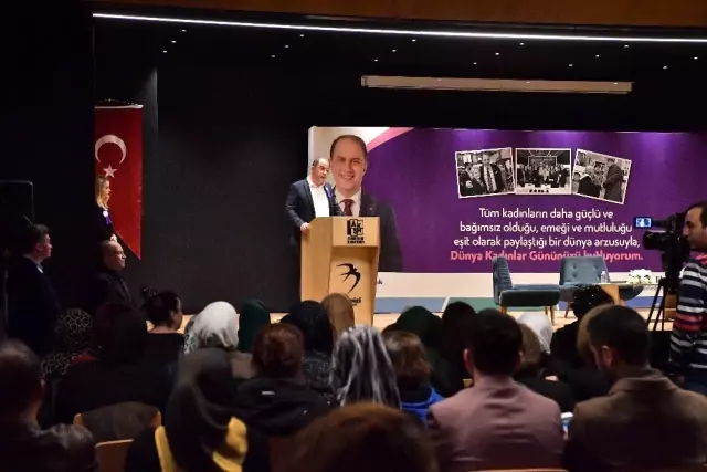 Beylikdüzü'nde 8 Mart Dünya Emekçi Kadınlar Günü söyleşisine yoğun ilgi Beylikdüzü'nde 8 Mart Dünya Emekçi Kadınlar Günü söyleşisine yoğun ilgi