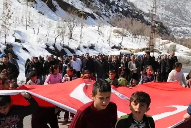 Çukurca'da doğa yürüyüşü Çukurca'da doğa yürüyüşü