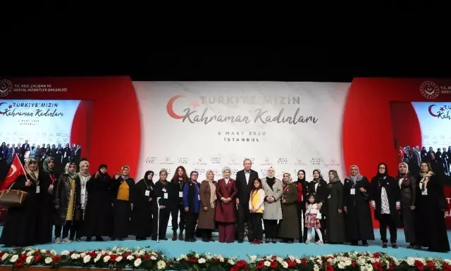 Cumhurbaşkanı Erdoğan: 'Rejimin anlaşmayı bozması halinde daha şiddetli şekilde üzerine gideceğiz' Cumhurbaşkanı Erdoğan: 'Rejimin anlaşmayı bozması halinde daha şiddetli şekilde üzerine gideceğiz'