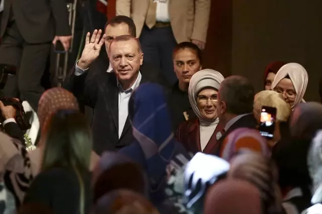 Cumhurbaşkanı Erdoğan, 'Türkiye'nin Kahraman Kadınları' programında konuştu: (4) Cumhurbaşkanı Erdoğan, 'Türkiye'nin Kahraman Kadınları' programında konuştu: (4)