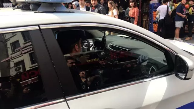 Dönerci tartıştığı yabancı uyruklu şahsı elinden bıçakladı