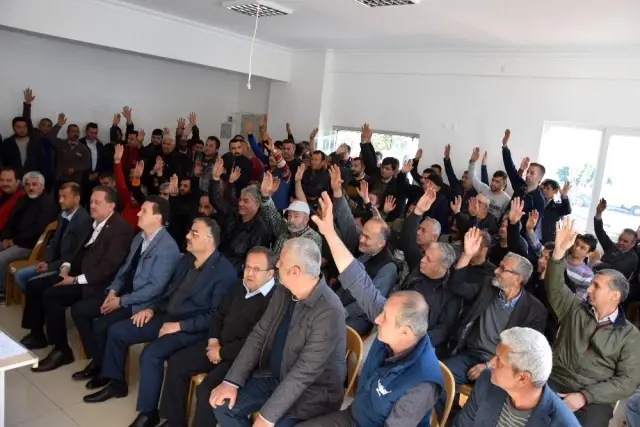 Durmuş Tomaç yeniden başkan seçildi Durmuş Tomaç yeniden başkan seçildi