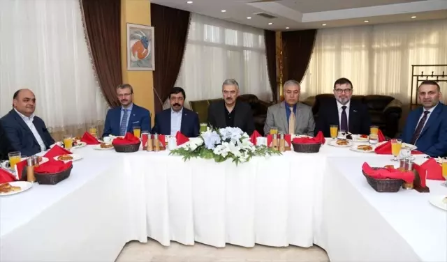 İKÇÜ'de İslami İlimler Araştırma Vakfı kuruldu İKÇÜ'de İslami İlimler Araştırma Vakfı kuruldu
