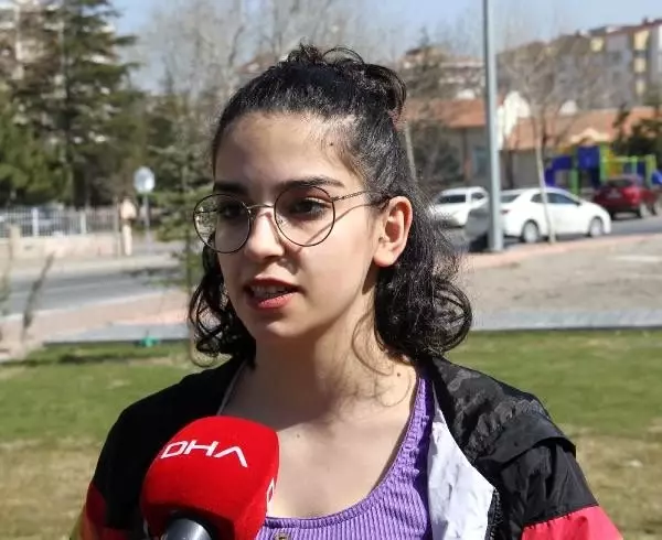 İnternet ve bilgisayar olmadan kodlama öğrenen Elif'ten köy çocuklarına eğitim İnternet ve bilgisayar olmadan kodlama öğrenen Elif'ten köy çocuklarına eğitim