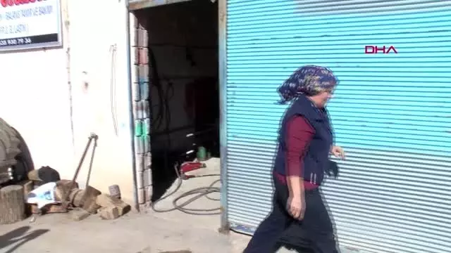 KAYSERİ Yasemin usta, lastik tamir edip, balans ayarı yapıyor KAYSERİ Yasemin usta, lastik tamir edip, balans ayarı yapıyor