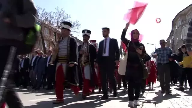 Konya'da şehitler için yürüdüler Konya'da şehitler için yürüdüler