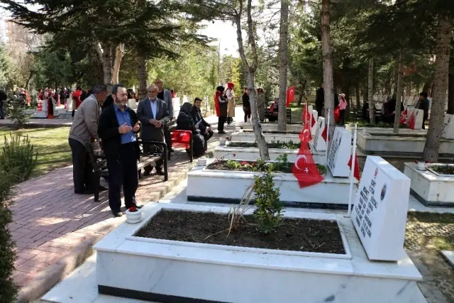 Konya'da şehitler için yürüdüler Konya'da şehitler için yürüdüler