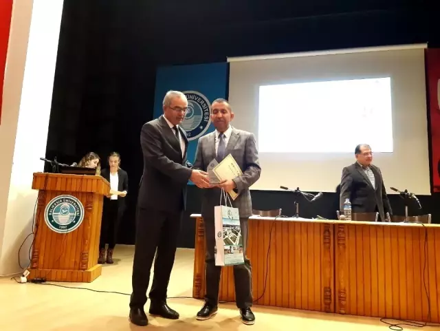 Ömer Seyfettin Balıkesir'de anıldı Ömer Seyfettin Balıkesir'de anıldı