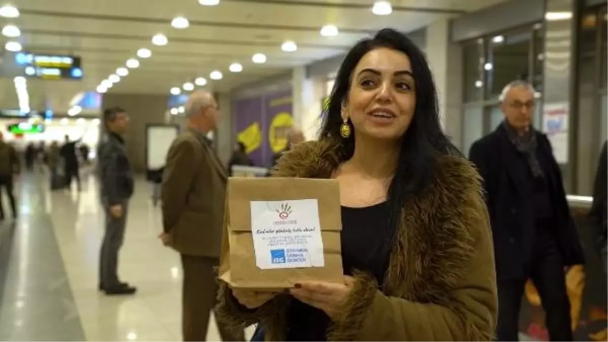 Sabiha Gökçen Havalimanı�nda Dünya Kadınlar Günü dolayısıyla hediye