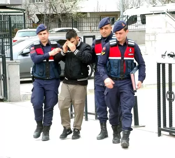 Tekirdağ'da tartıştığı kayınpederini öldüren damat çıkarıldığı mahkemede tutuklandı Tekirdağ'da tartıştığı kayınpederini öldüren damat çıkarıldığı mahkemede tutuklandı