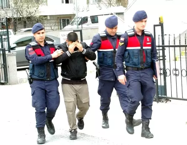 Tekirdağ'da tartıştığı kayınpederini öldüren damat çıkarıldığı mahkemede tutuklandı Tekirdağ'da tartıştığı kayınpederini öldüren damat çıkarıldığı mahkemede tutuklandı