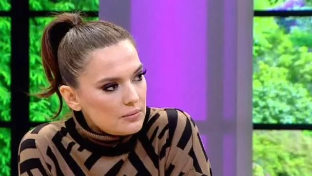 Ünlü şarkıcı Demet Akalın teyzesini kaybetti Ünlü şarkıcı Demet Akalın teyzesini kaybetti