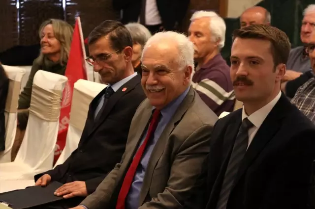 Vatan Partisi Genel Başkanı Perinçek, Balıkesir'de ilçe kurultayına katıldı