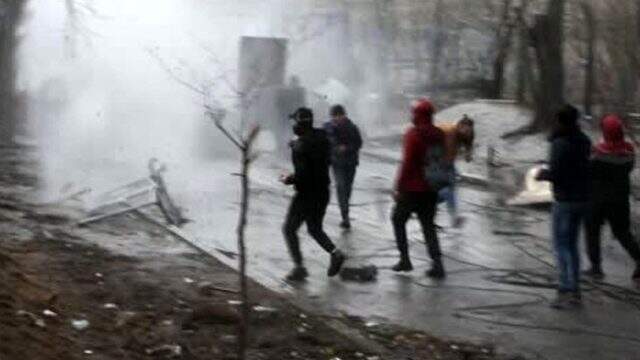 Yunan güvenlik güçlerinin sert müdahalesinde 4 göçmen yaralandı