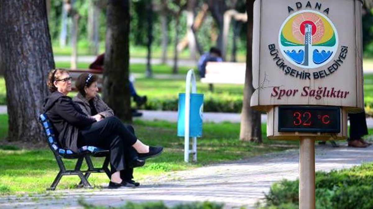 Adana'da sıcaklıklar yükseldi, termometreler 32 dereceyi gösterdi
