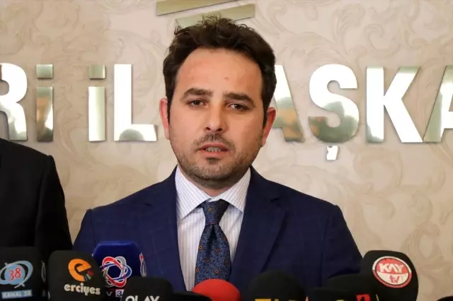 AK Parti Kayseri İl Başkanı Şaban Çopuroğlu, 3 ilçenin başkan adayını açıkladı AK Parti Kayseri İl Başkanı Şaban Çopuroğlu, 3 ilçenin başkan adayını açıkladı