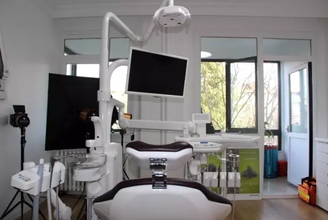 Beşiktaş'ta Dentaly Diş Kliniği hizmete açıldı