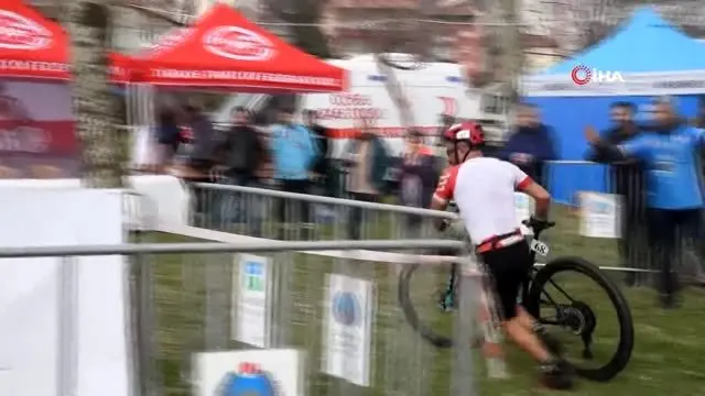 Dursunbey Kros Duatlon yarışları nefes kesti Dursunbey Kros Duatlon yarışları nefes kesti