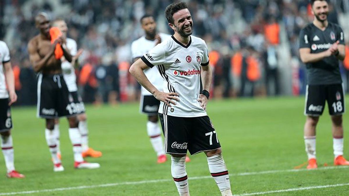 Gökhan Gönül, Katar'dan gelen transfer teklifini reddetti