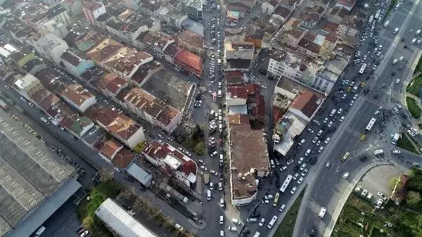 (Havadan fotoğraflarla) Küçükçekmece'de trafik çilesi... 3 kilometrelik yolu 1 saatte alıyorlar (Havadan fotoğraflarla) Küçükçekmece'de trafik çilesi... 3 kilometrelik yolu 1 saatte alıyorlar