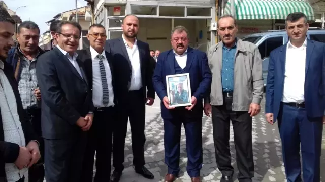 Hüseyin Korkmaz Emet Taşıyıcılar Kooperatifi Başkanı oldu Hüseyin Korkmaz Emet Taşıyıcılar Kooperatifi Başkanı oldu