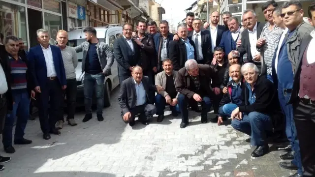 Hüseyin Korkmaz Emet Taşıyıcılar Kooperatifi Başkanı oldu Hüseyin Korkmaz Emet Taşıyıcılar Kooperatifi Başkanı oldu