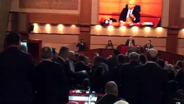 İBB Meclisinde İBB Meclisinde