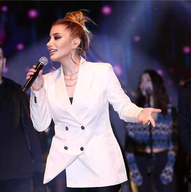 İrem Derici'den takipçisine sert yanıt: Sonra küfür etti oluyor