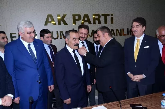 İyi Partili Palandöken Belediyesi Meclis Üyeleri AK Parti sıralarına katıldı İyi Partili Palandöken Belediyesi Meclis Üyeleri AK Parti sıralarına katıldı