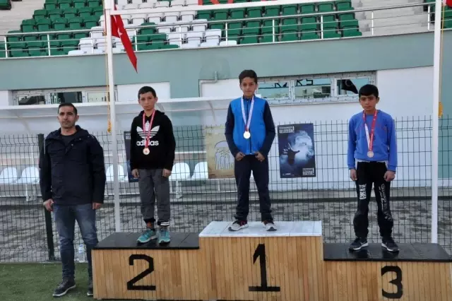 Kars'ta sporculara zor anlar yaşatan seçmeler Kars'ta sporculara zor anlar yaşatan seçmeler
