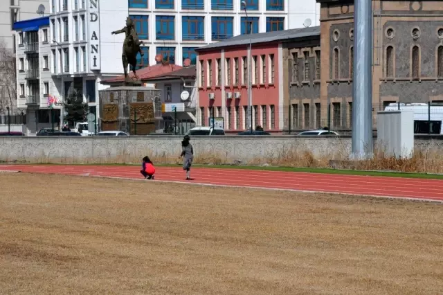 Kars'ta sporculara zor anlar yaşatan seçmeler Kars'ta sporculara zor anlar yaşatan seçmeler