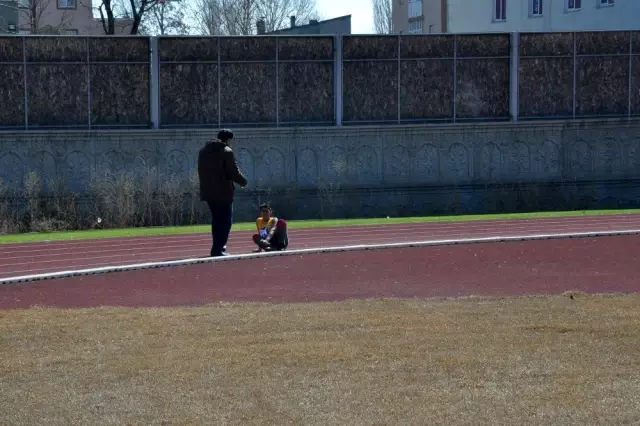 Kars'ta sporculara zor anlar yaşatan seçmeler Kars'ta sporculara zor anlar yaşatan seçmeler