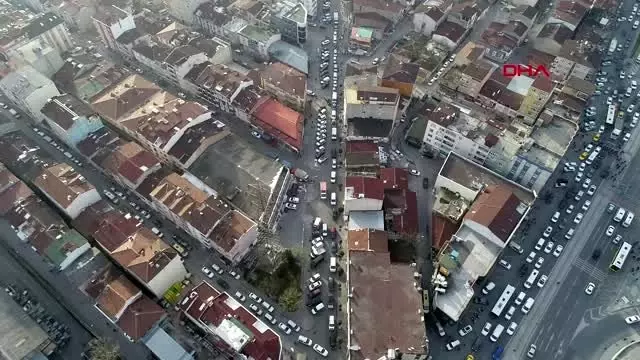 İstanbul'da isyan ettiren trafik çilesi! 3 kilometrelik yolu 1 saatte gidiyorlar İstanbul'da isyan ettiren trafik çilesi! 3 kilometrelik yolu 1 saatte gidiyorlar