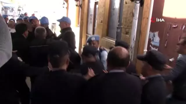 Lokmacı'da BM askeri ile eylemciler arasında gerginlik