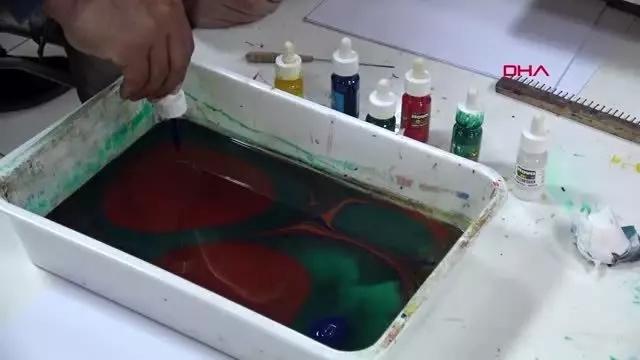 MERSİN Öğrenciler, ebru sanatında buluştu MERSİN Öğrenciler, ebru sanatında buluştu