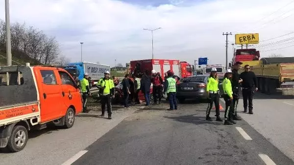 Önce temizlik aracına sonra otomobile çarptı: 3 yaralı Önce temizlik aracına sonra otomobile çarptı: 3 yaralı