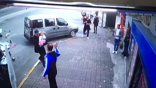 Polisin ’Dur’ ihtarına uymayan şüpheli şahıs kaçtığı sırada caddeyi birbirine kattı