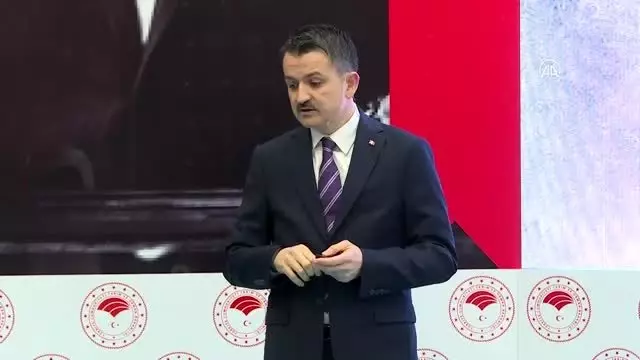 Pakdemirli: 'Tohumun yüzde 96'sı yerli' Pakdemirli: 'Tohumun yüzde 96'sı yerli'