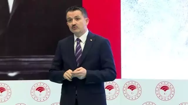 Pakdemirli: 'Tohumun yüzde 96'sı yerli' Pakdemirli: 'Tohumun yüzde 96'sı yerli'