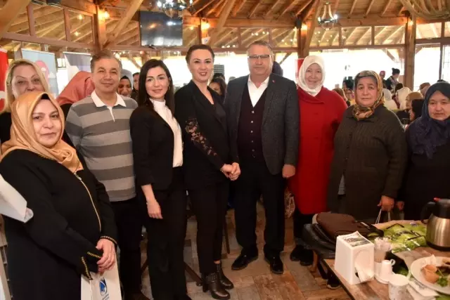 Yunusemre Kent Konseyi Manisalı kadınları ağırladı Yunusemre Kent Konseyi Manisalı kadınları ağırladı