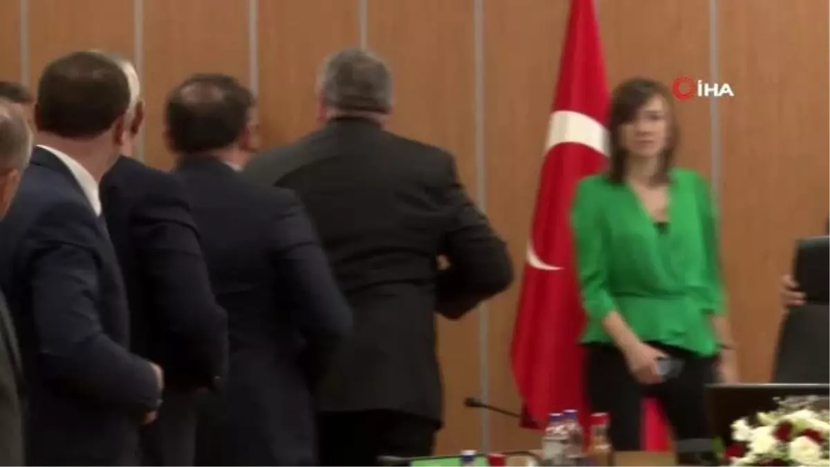 Bakan Pakdemirli: 'Süt üretiminde meteoroloji verileriyle artış hedefleniyor'