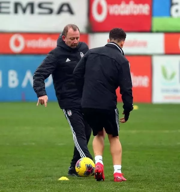 Beşiktaş, Caner Erkin'siz çalıştı
