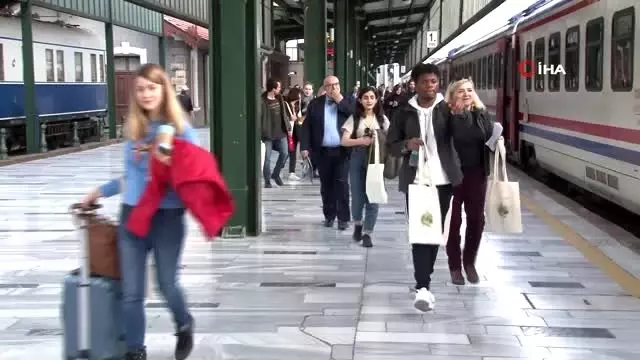 ERASMUS öğrencileri fotoğraf çekmek için Kars'a gitti ERASMUS öğrencileri fotoğraf çekmek için Kars'a gitti