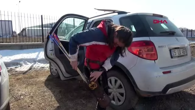 ERZURUM Süper öğretmen, atı Boksör ile Akıncı Toyu'na hazırlanıyor ERZURUM Süper öğretmen, atı Boksör ile Akıncı Toyu'na hazırlanıyor