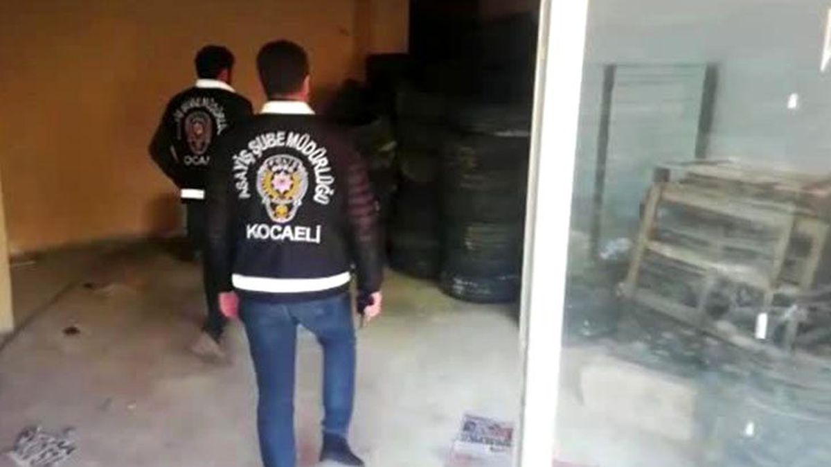Fabrikadan 130 bin lira değerinde otomobil lastiği çalan hırsızlar MOBESE'leri izleyen polis ekiplerinin operasyonuyla yakayı ele verdi