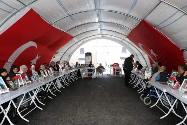 HDP önündeki ailelerin evlat nöbeti 190'ıncı gününde