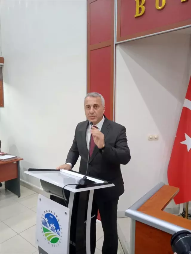 Hendek Belediye Başkanı Babaoğlu, CHP'li Özkoç'un sözlerine tepki gösterdi Hendek Belediye Başkanı Babaoğlu, CHP'li Özkoç'un sözlerine tepki gösterdi