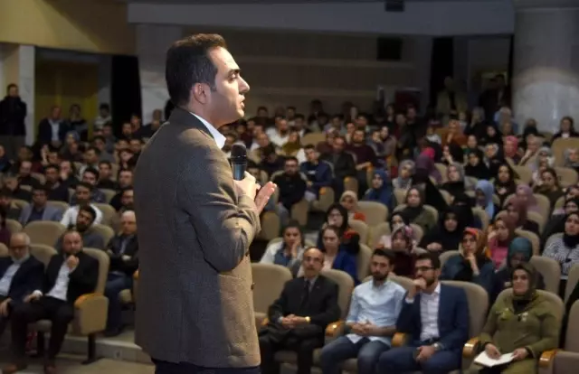 Karatay'da 'Sağlıklı İletişim Mutlu Aile Okulu' seminerleri sürüyor Karatay'da 'Sağlıklı İletişim Mutlu Aile Okulu' seminerleri sürüyor