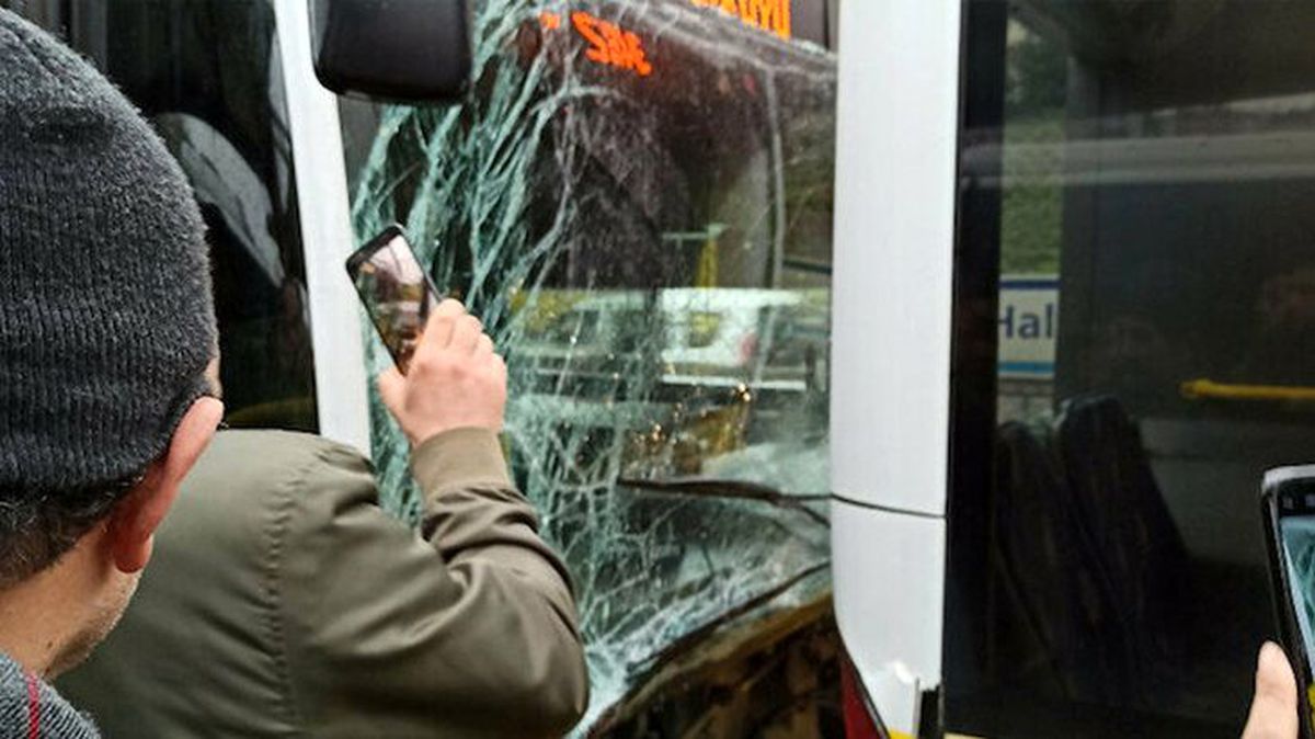 Son dakika: Haliç Köprüsü'nde aynı istikametteki iki metrobüs çarpıştı
